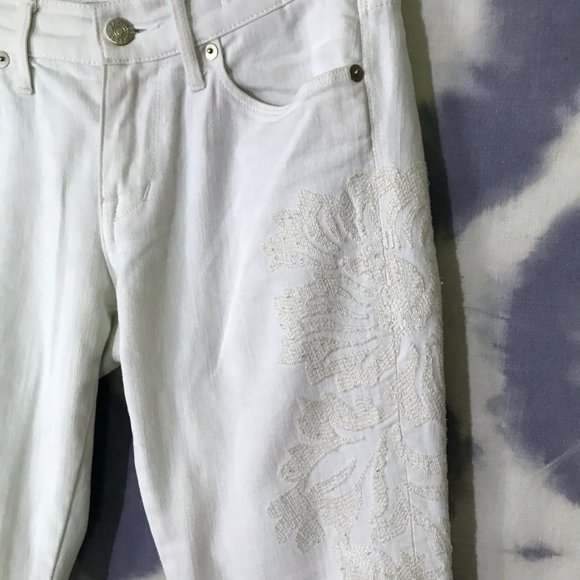 Madewell embroidered mid-rise jeans, 24 - Picture 10 of 13